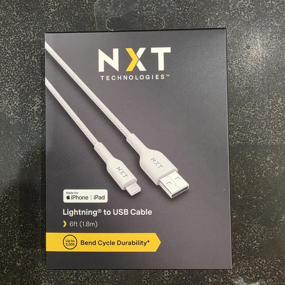 White Lightning to USB Cable for Cell Phones - Picture 1 of 4